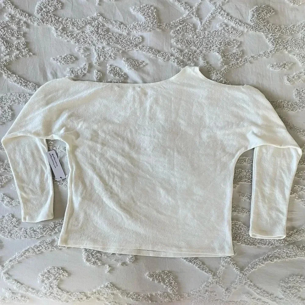 Six/Fifty White Off-Shoulder Long Sleeve Tee - Picture 4 of 5